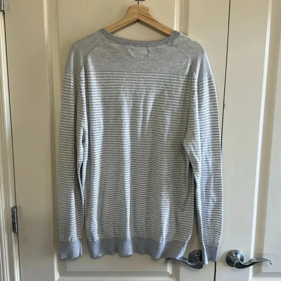 Claiborne Light layering sweater - Picture 2 of 3